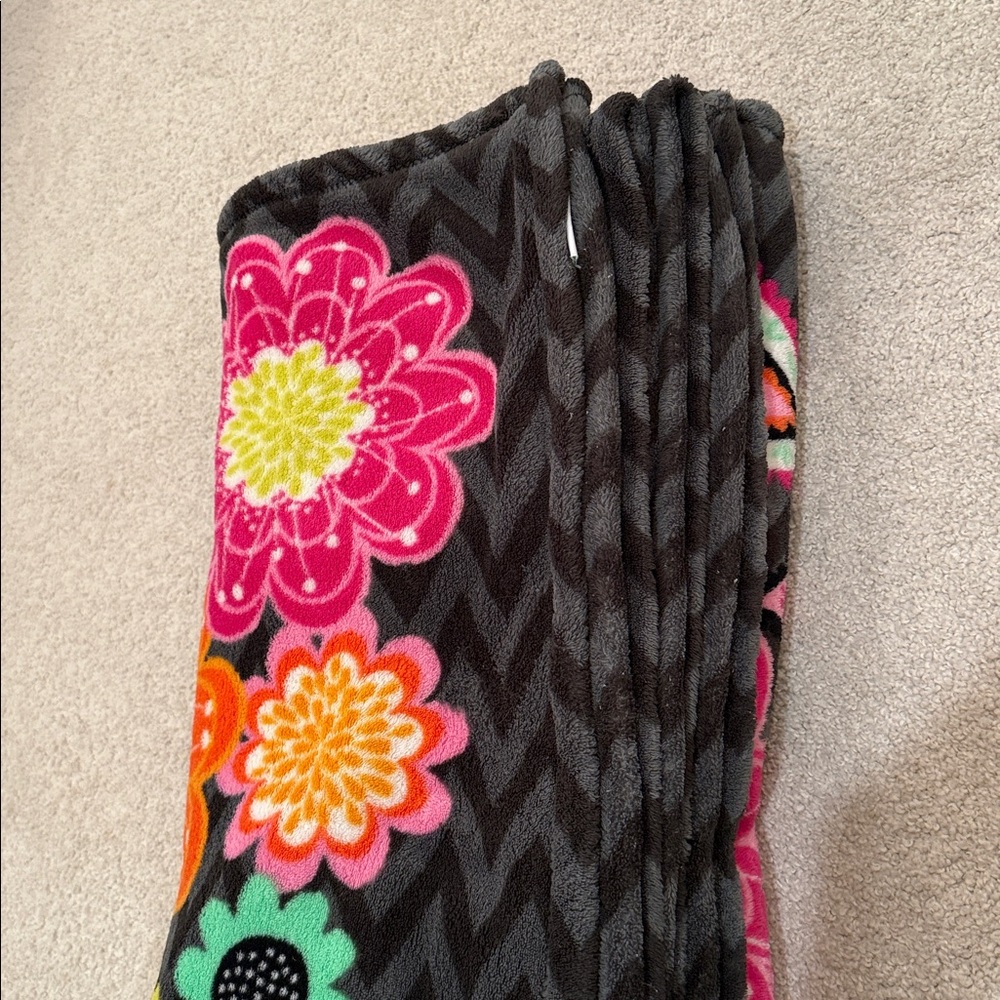 Vera Bradley Blanket - Picture 2 of 3